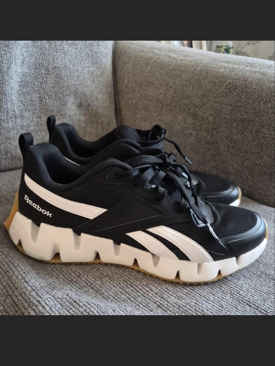 Reebok Other - Reebok Black & White Athletic Sneakers
